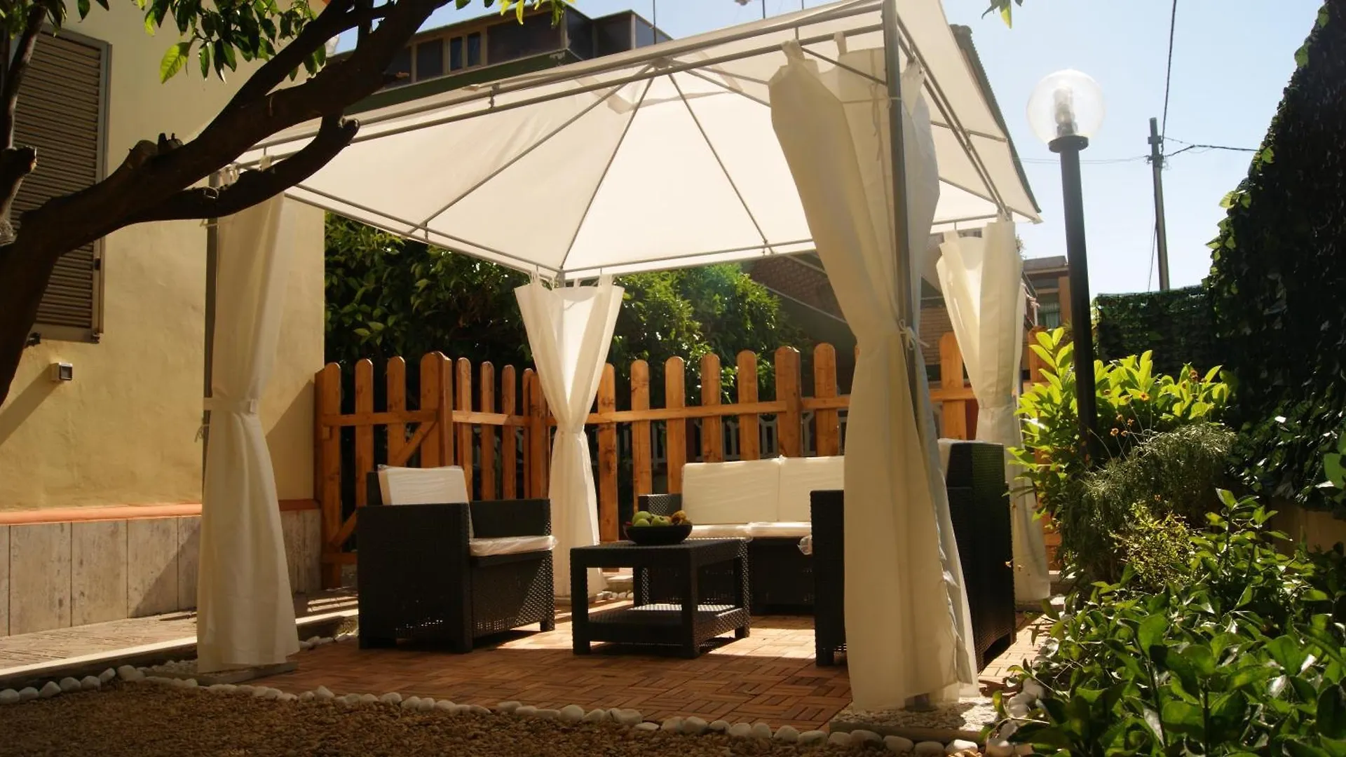 Vegan Inn Airport - Adults Only - Late Check In Fiumicino Bed & Breakfast